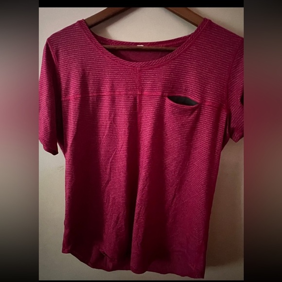 Lululemon striped pocket short sleeve t
Size 8 pink - Picture 4 of 7